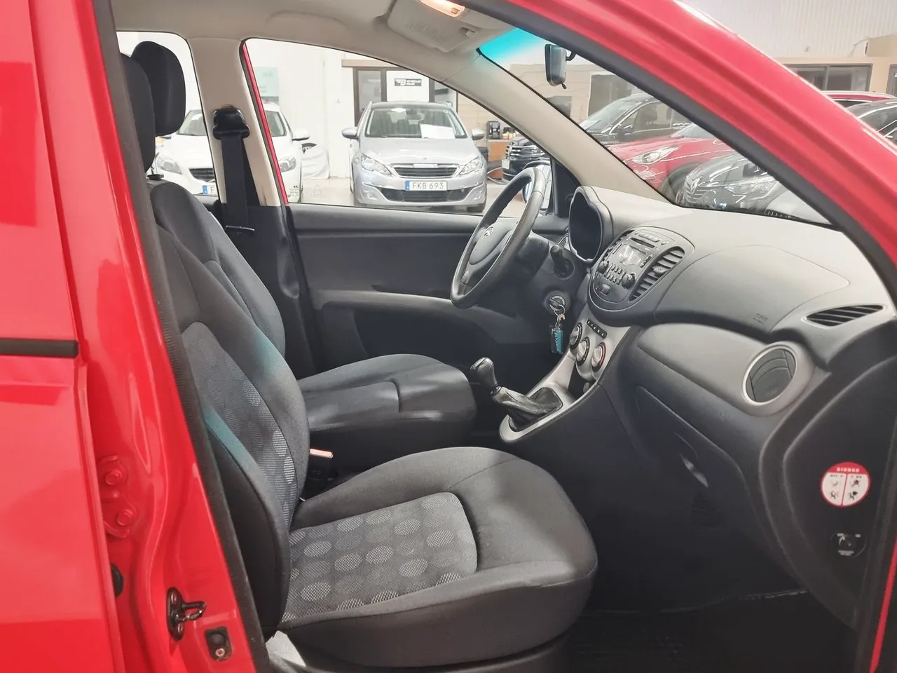 Vehicle image 13