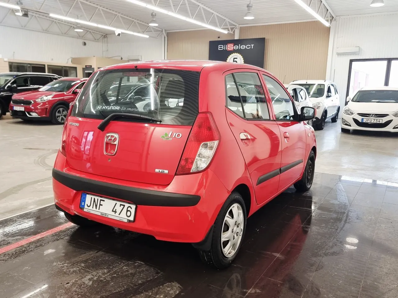 Vehicle image 12