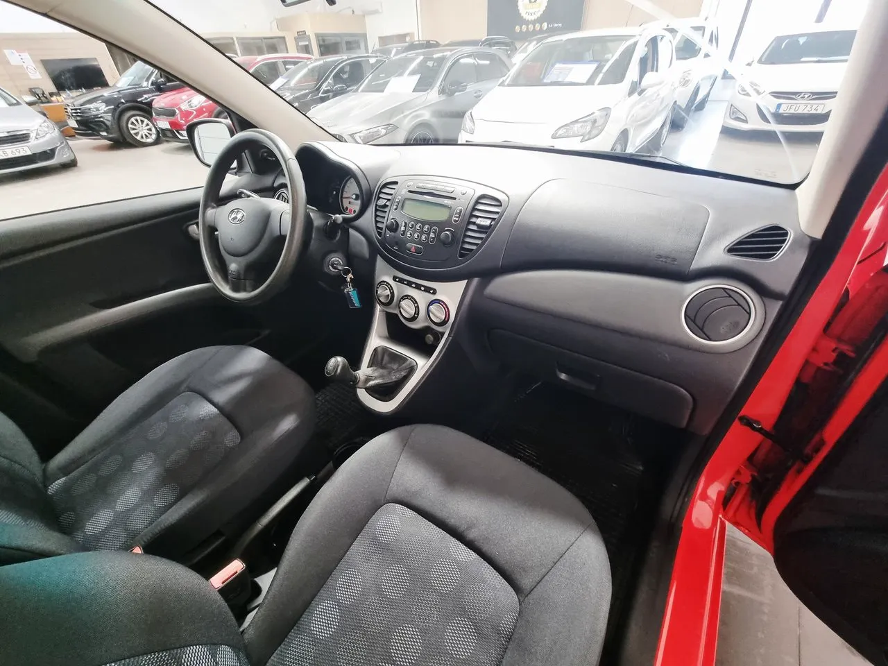 Vehicle image 14