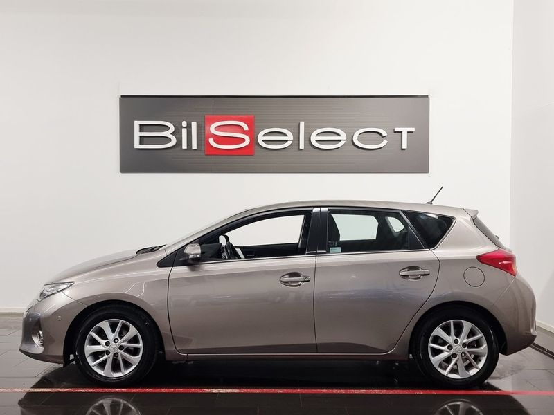 Toyota Auris bild 2