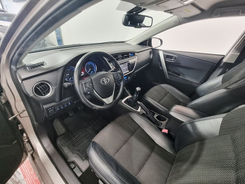 Toyota Auris bild 9