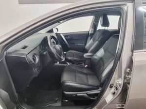 Toyota Auris bild 5