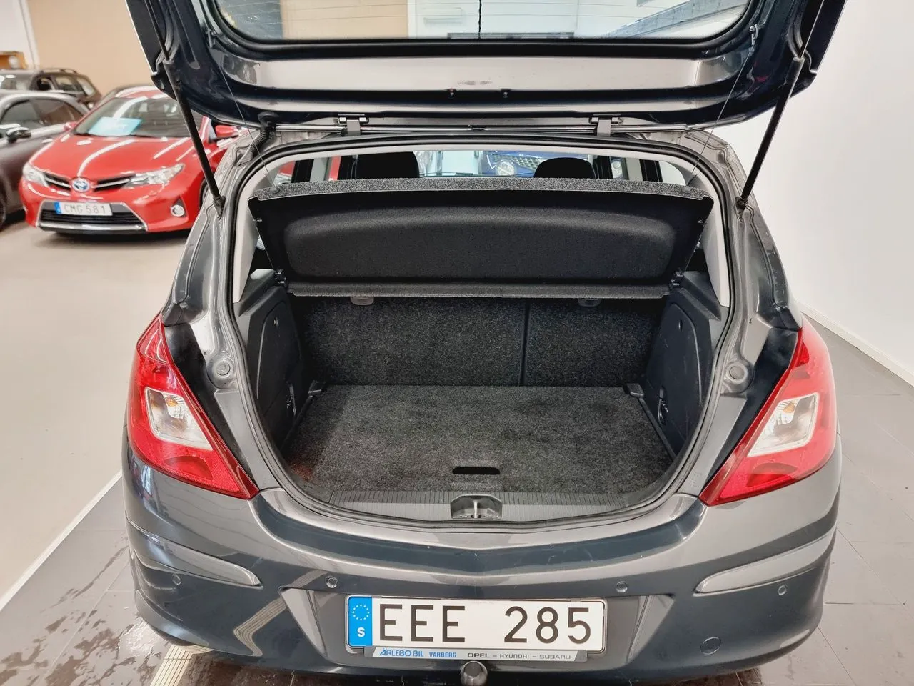 Vehicle image 18