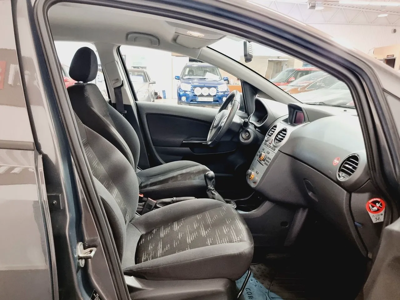 Vehicle image 13