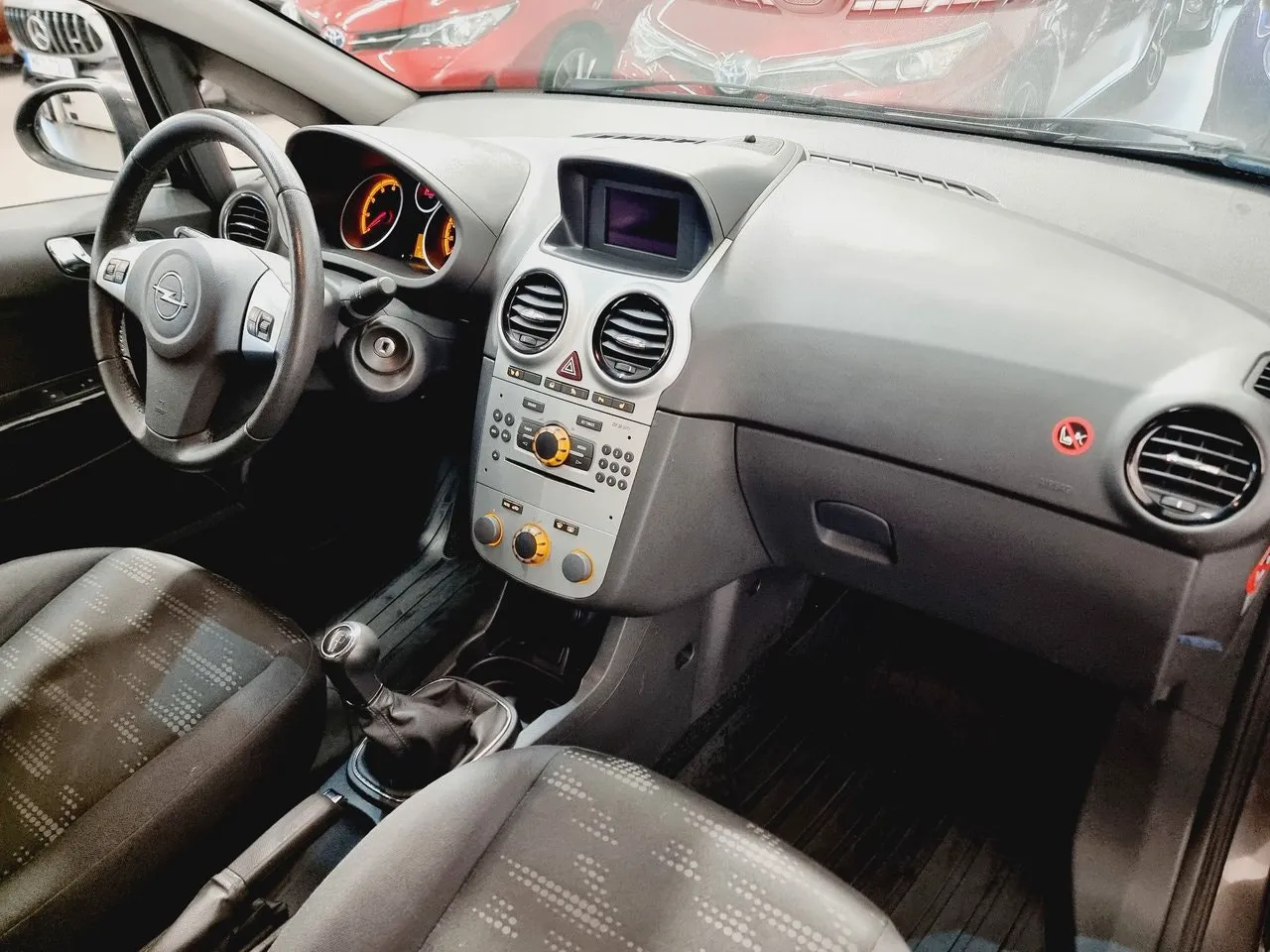 Vehicle image 14