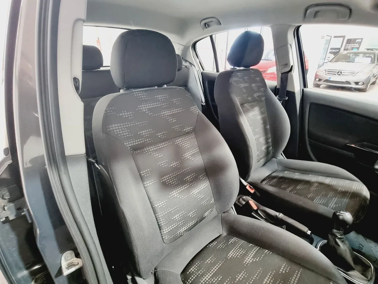 Vehicle image 15