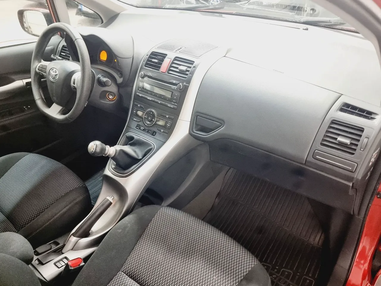 Vehicle image 15