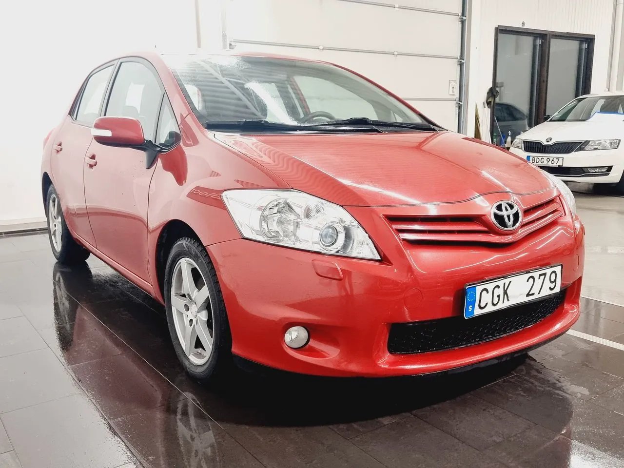 Vehicle image 3