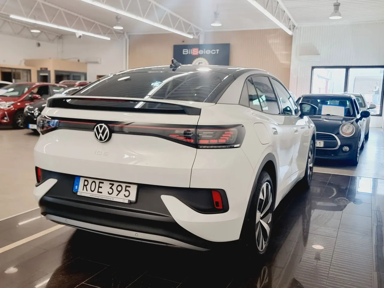 Vehicle image 18