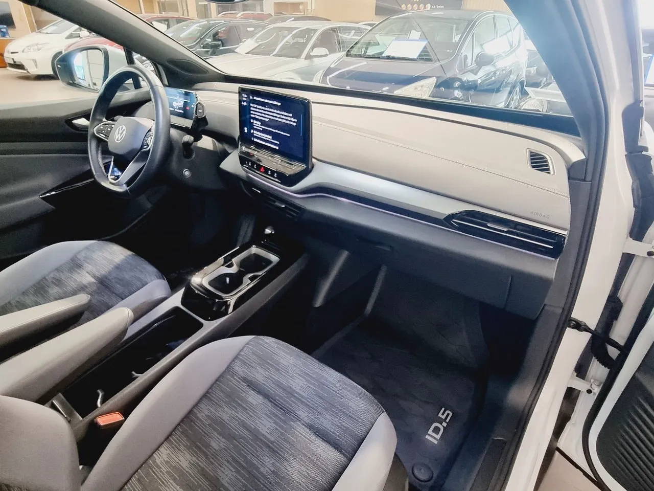 Vehicle image 20