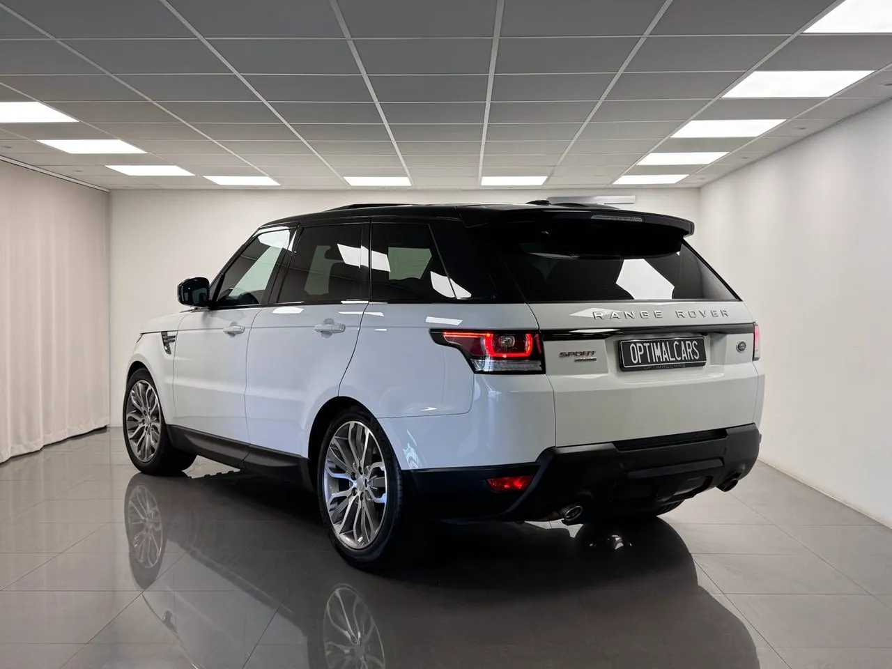 Vehicle image 14
