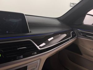 BMW 745 bild 13