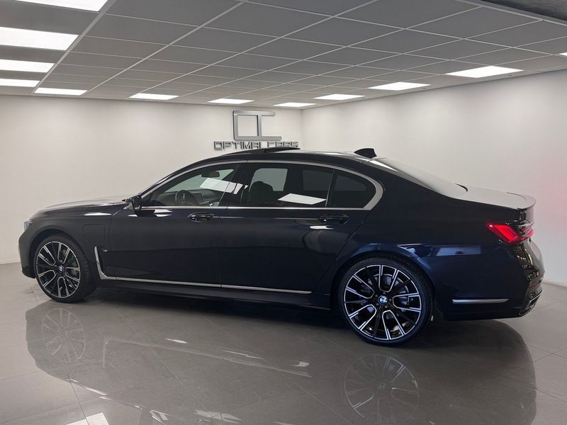 BMW 745 bild 18