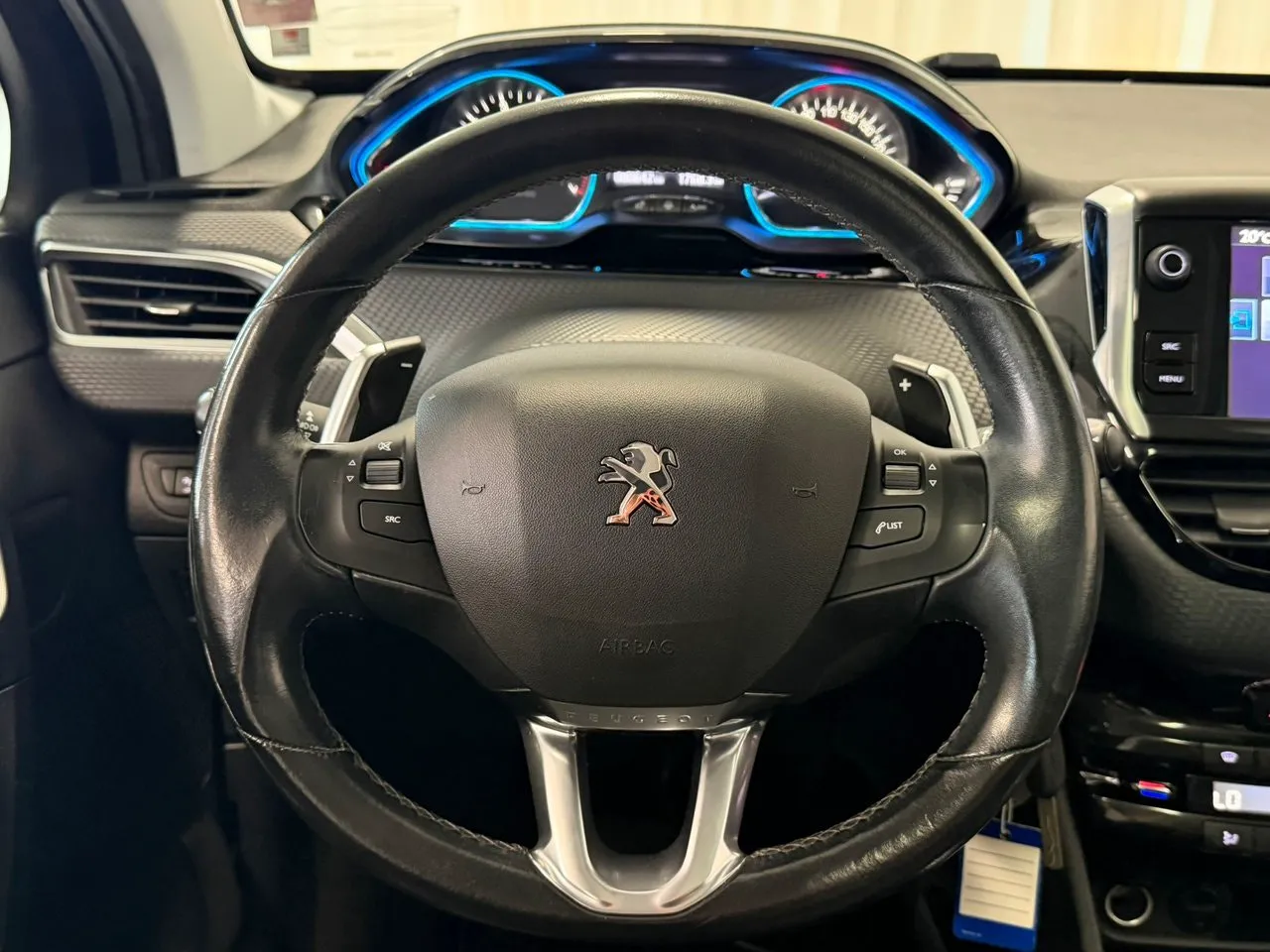 Vehicle image 17