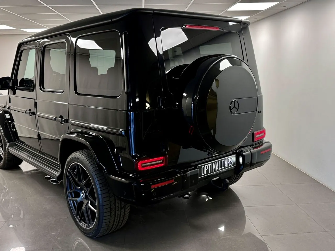 Vehicle image 15