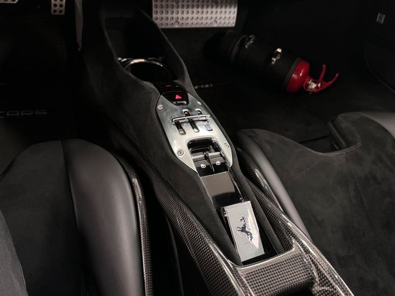 Ferrari SF90 bild 17