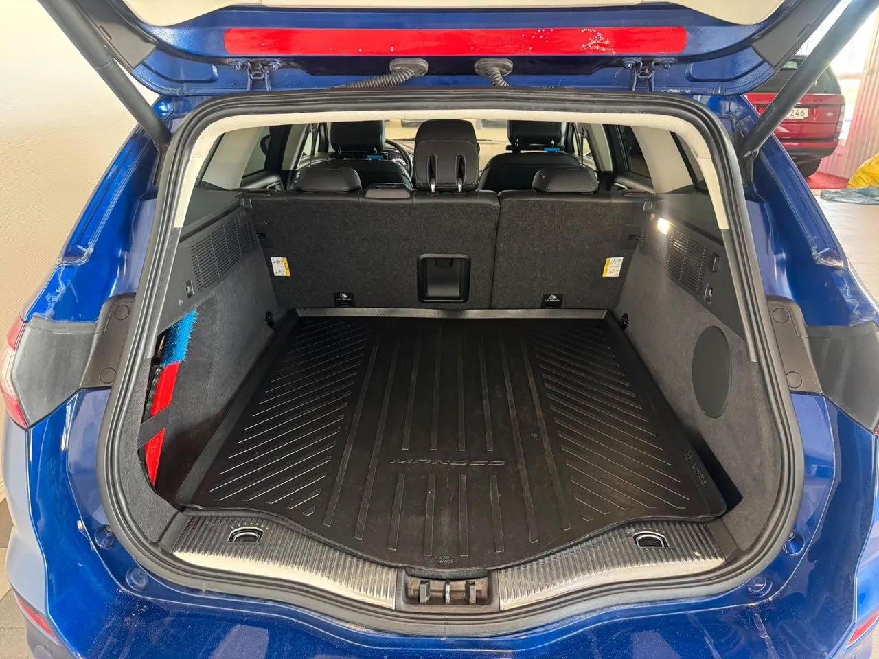 Vehicle image 21