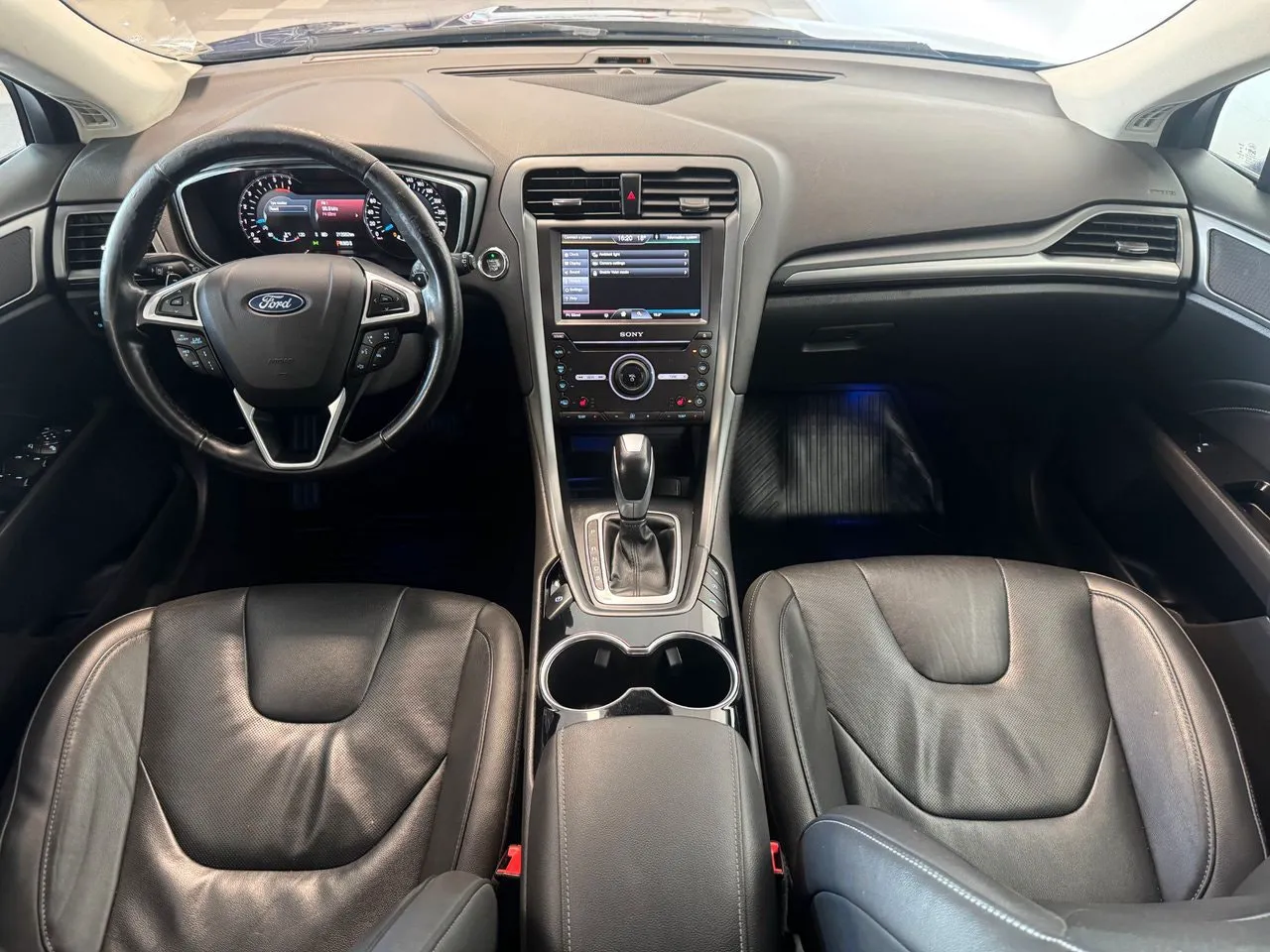 Vehicle image 18