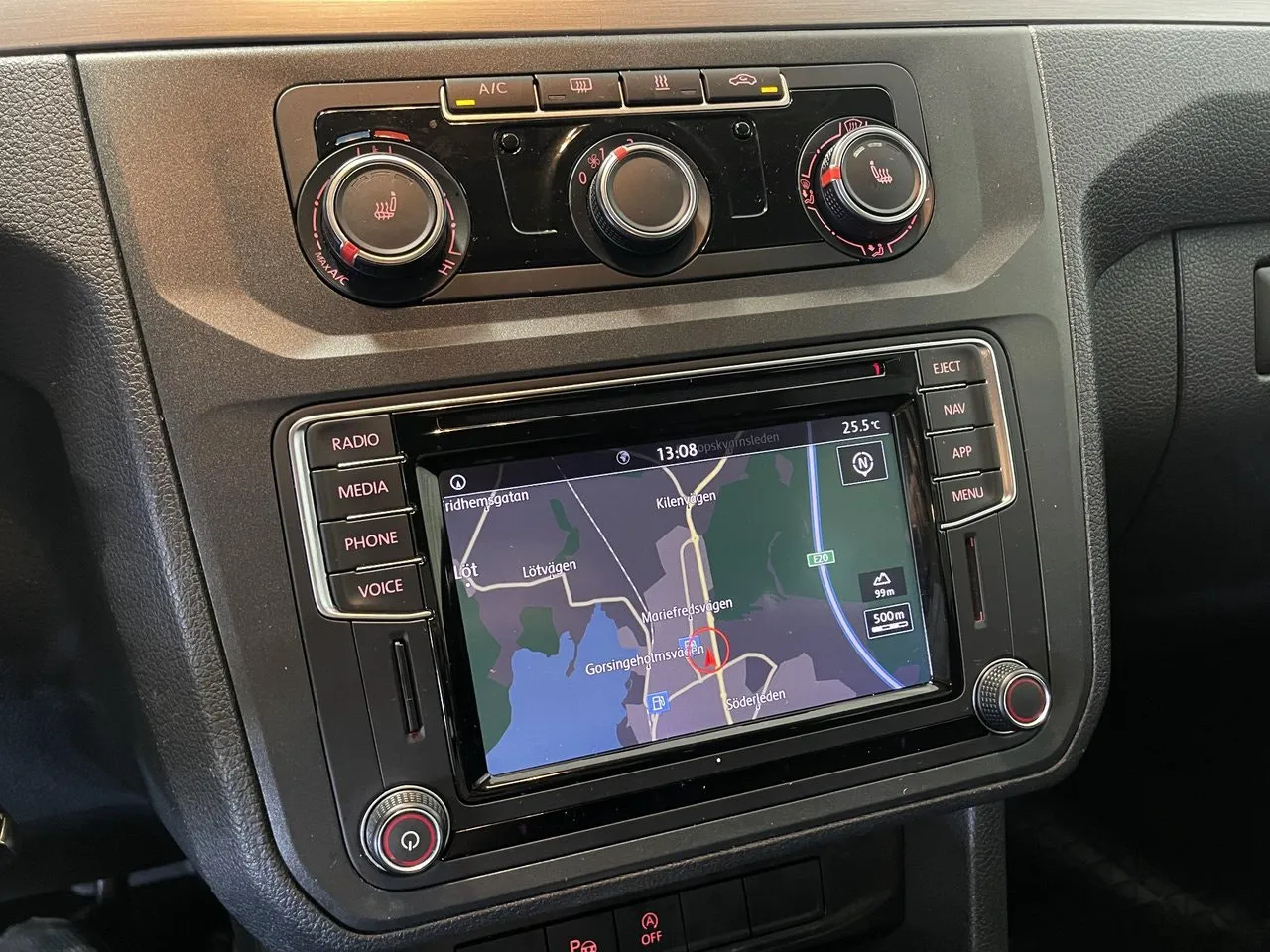 Vehicle image 13