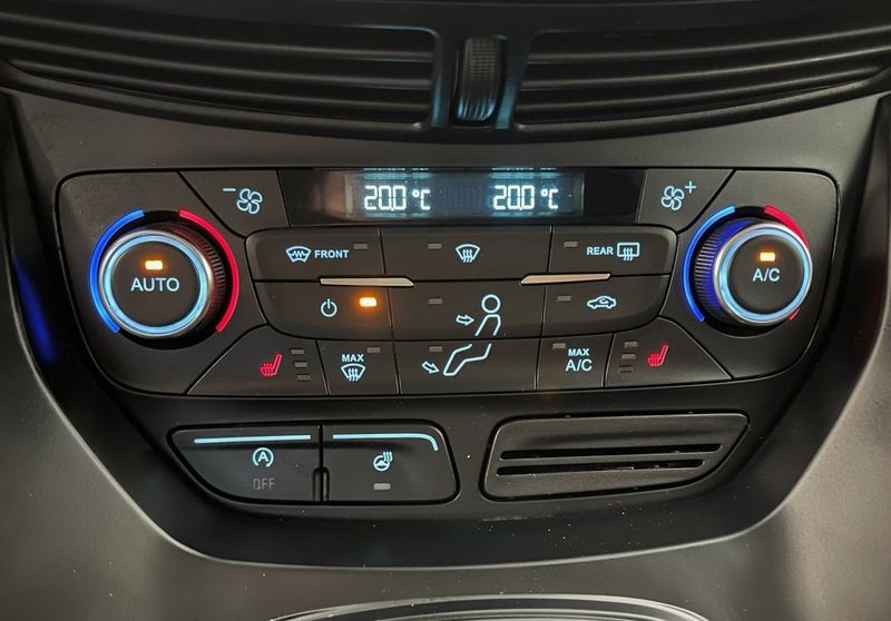 Ford Kuga bild 17