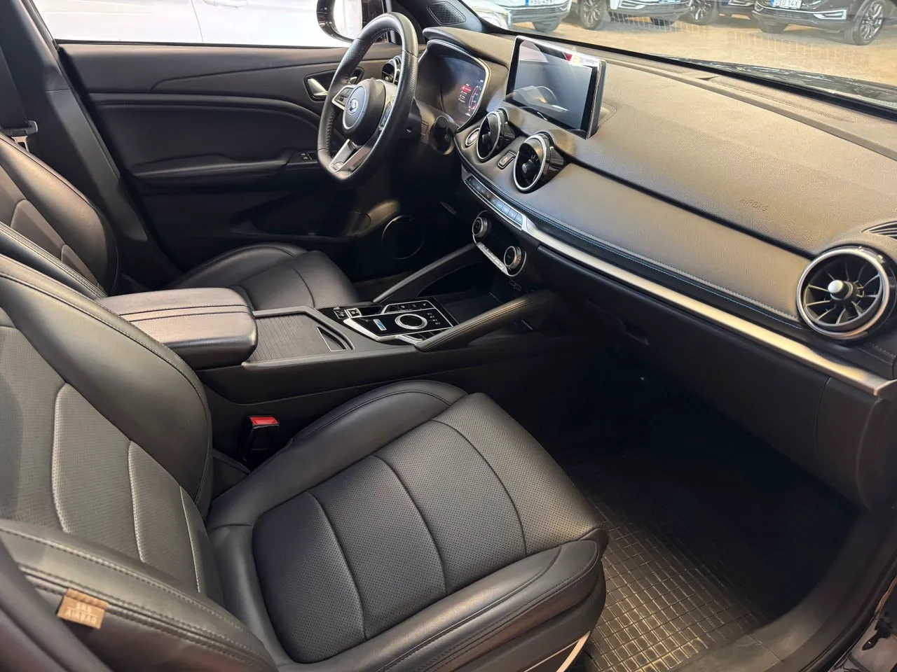 Vehicle image 8