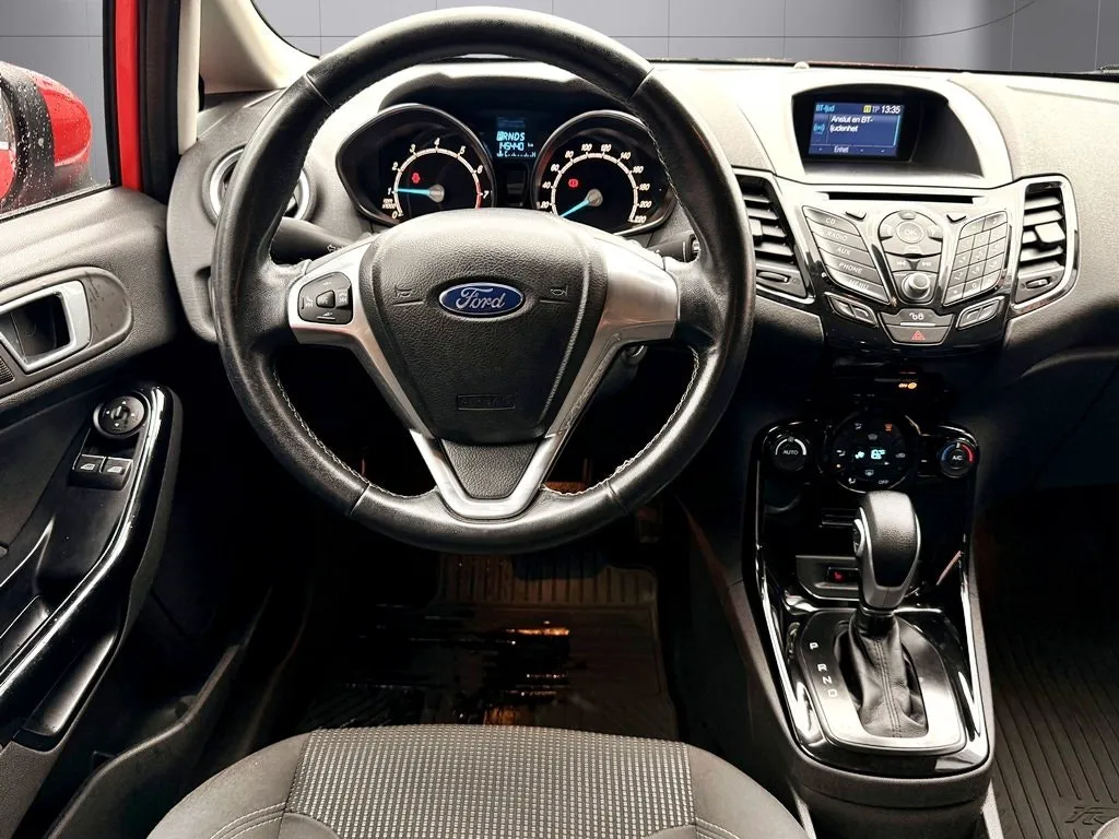 Vehicle image 8