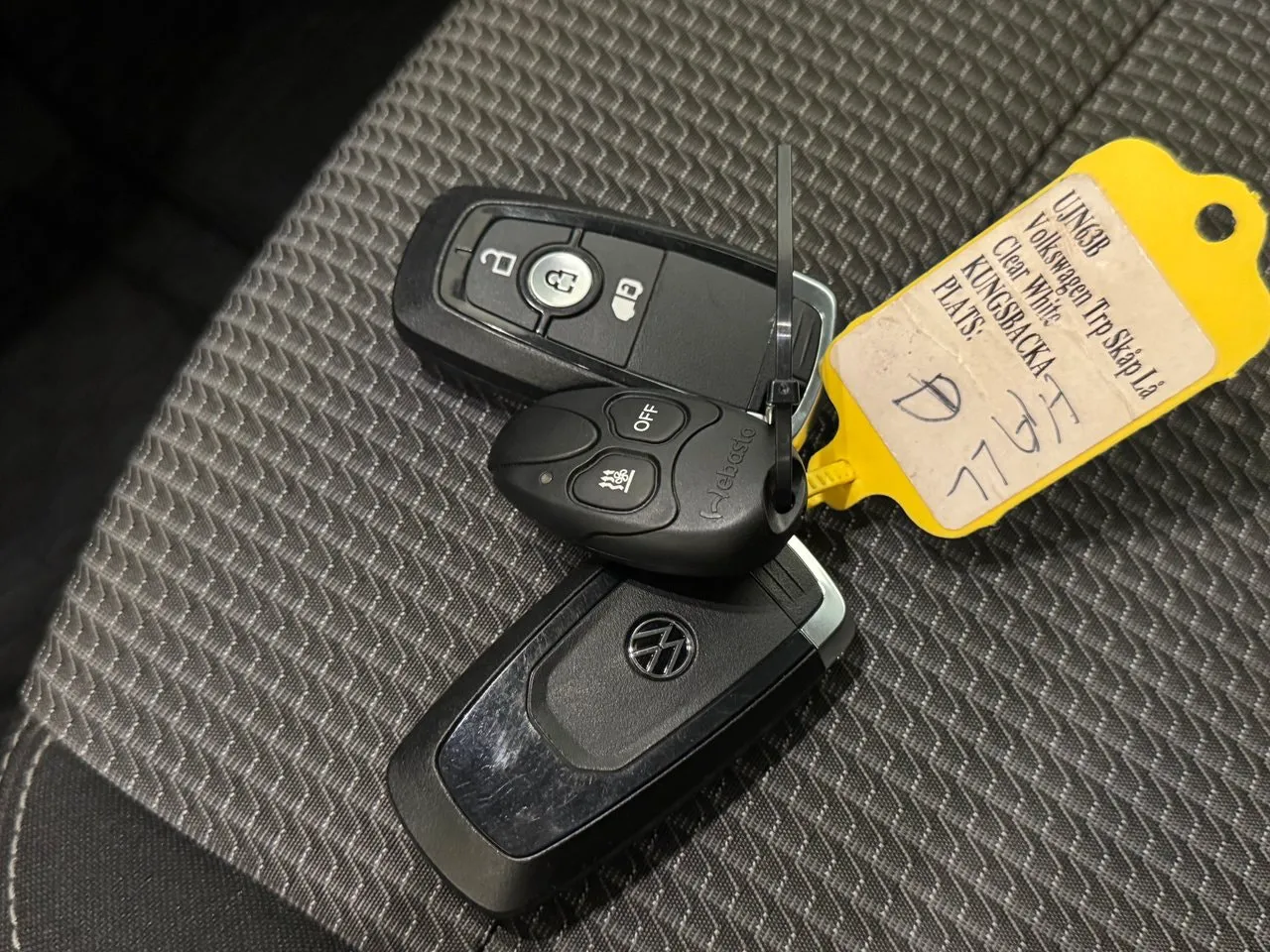 Vehicle image 18