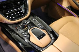 Aston Martin DBX bild 9