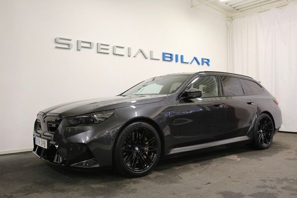 BMW M5 Touring Ultimate package 727hk Leasbar - 2025