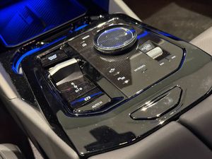 BMW i5 bild 18
