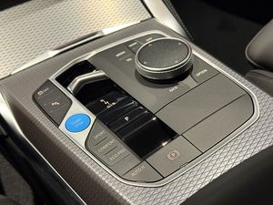 BMW i4 bild 16