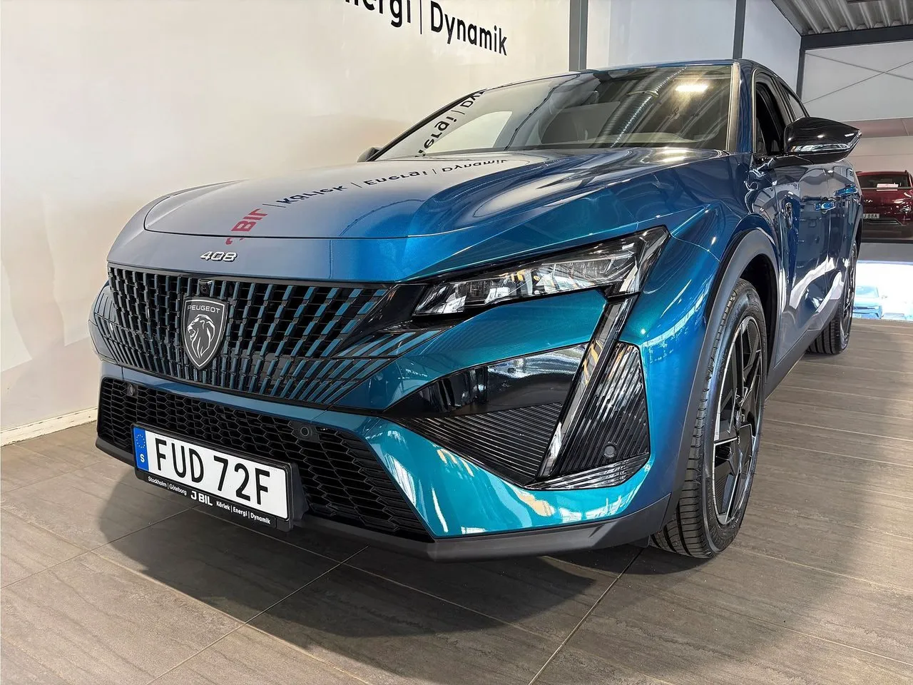 Vehicle image 18