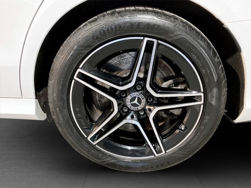 Mercedes E300 bild 14