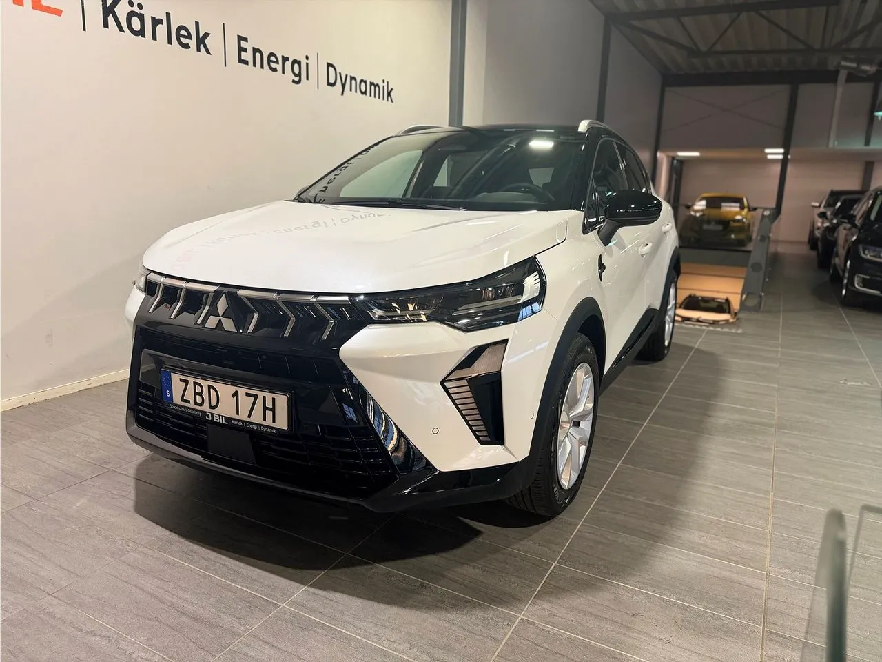 Vehicle image 2