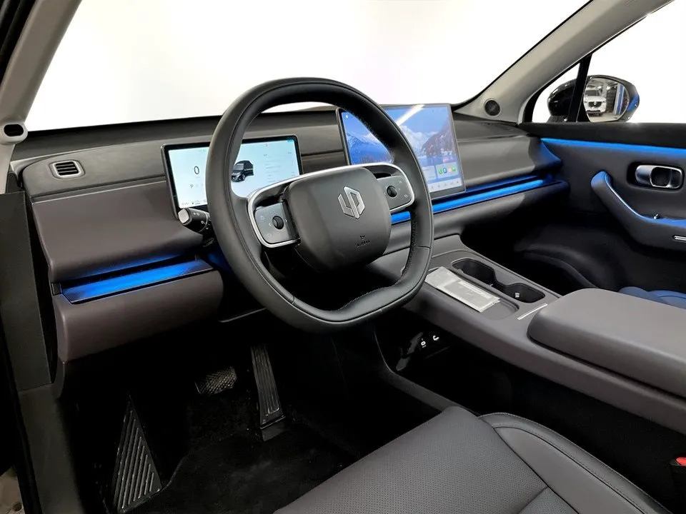 Vehicle image 7