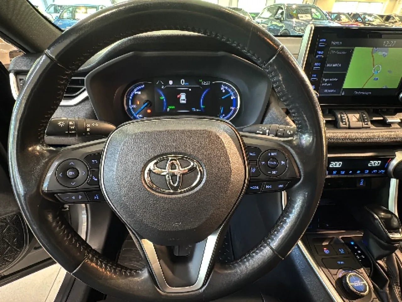 Vehicle image 14