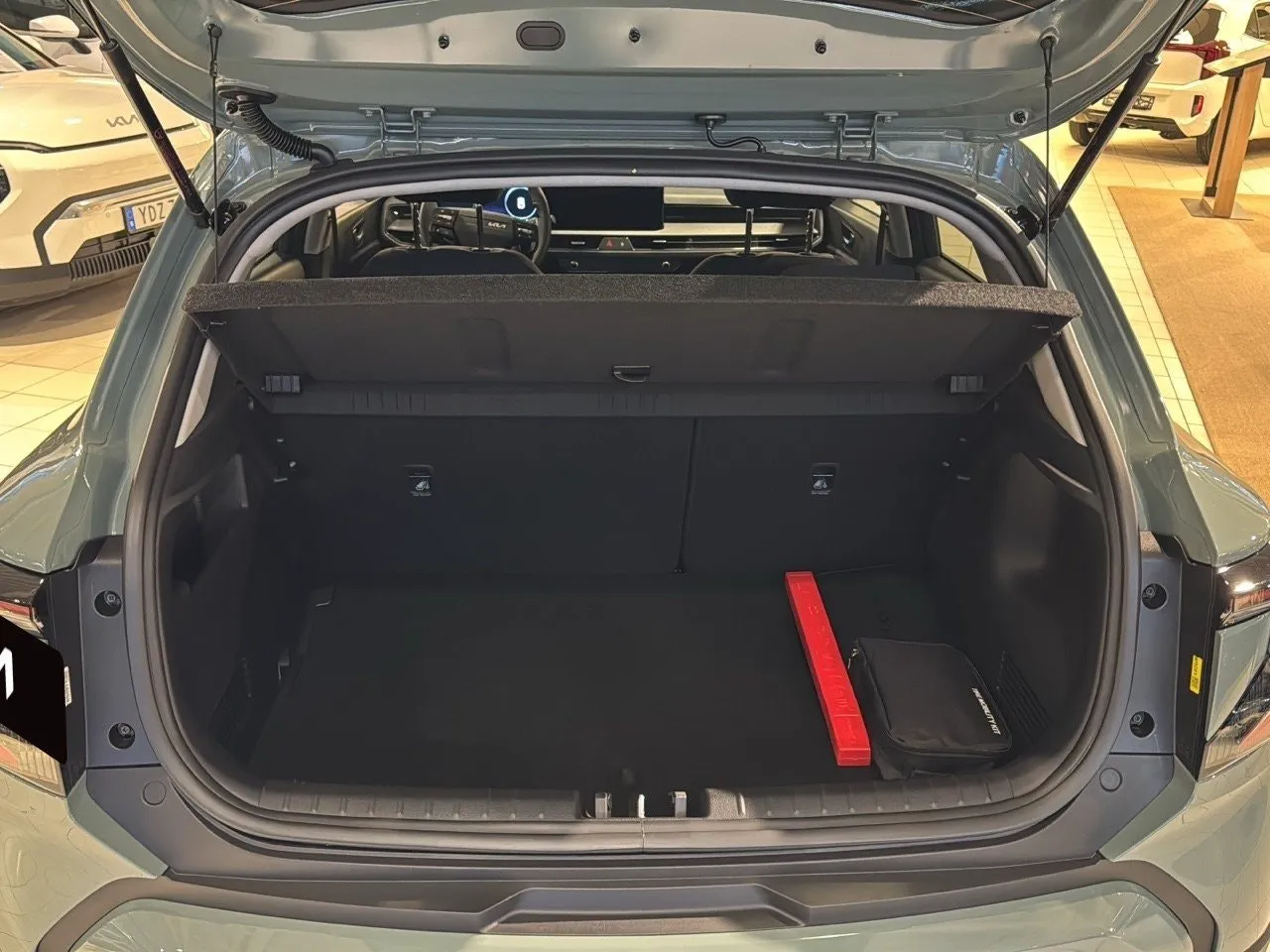Vehicle image 13