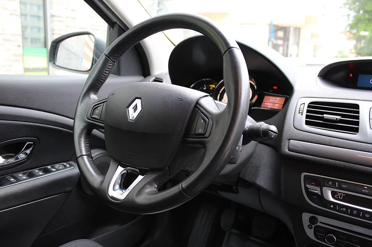 Vehicle image 25