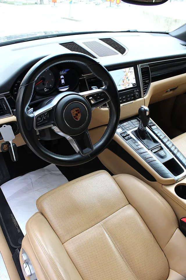 Vehicle image 24