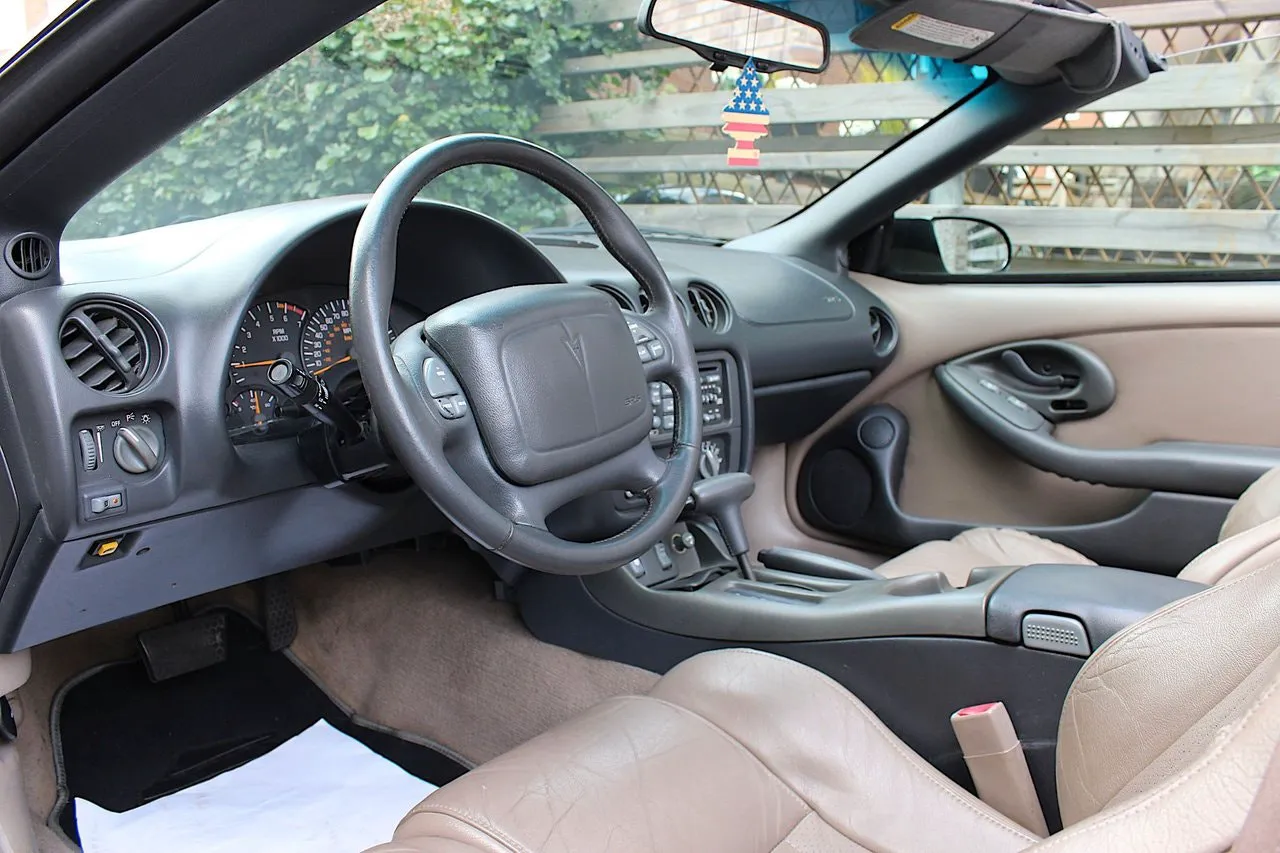Vehicle image 14