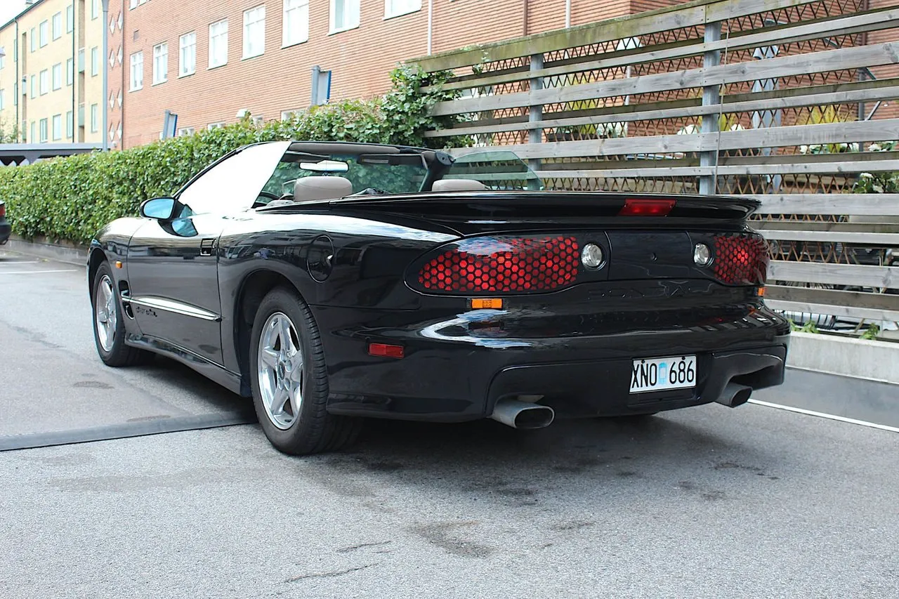 Vehicle image 9