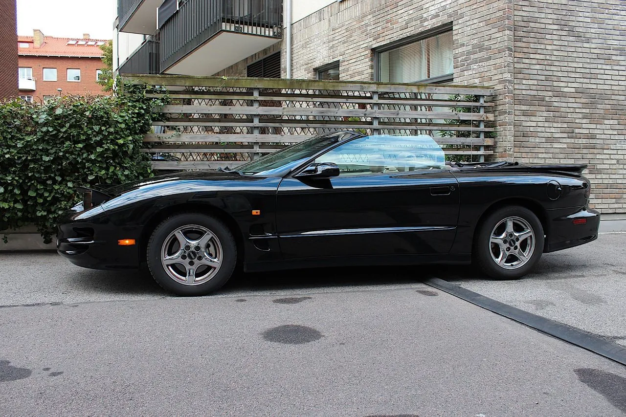Vehicle image 8
