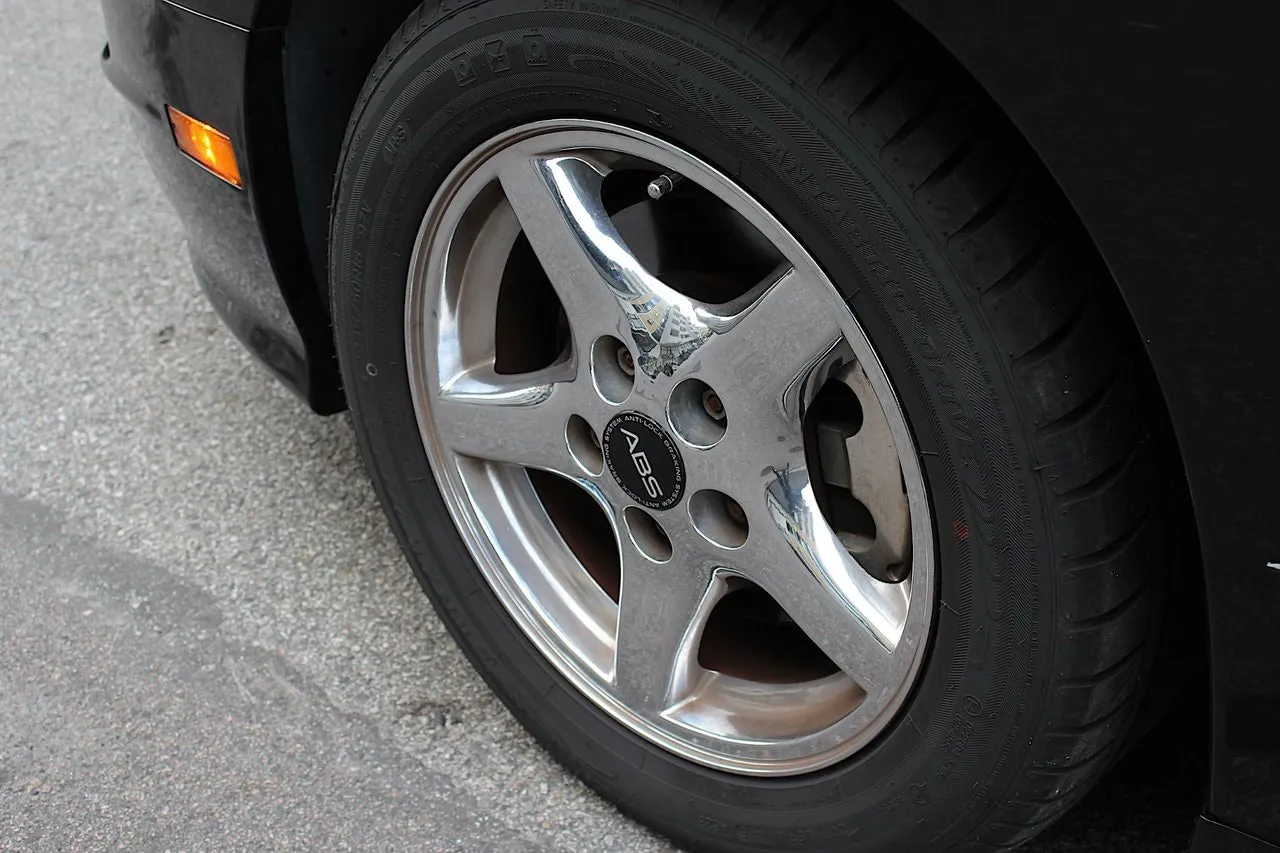 Vehicle image 13