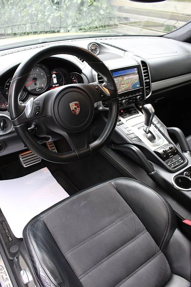Vehicle image 22