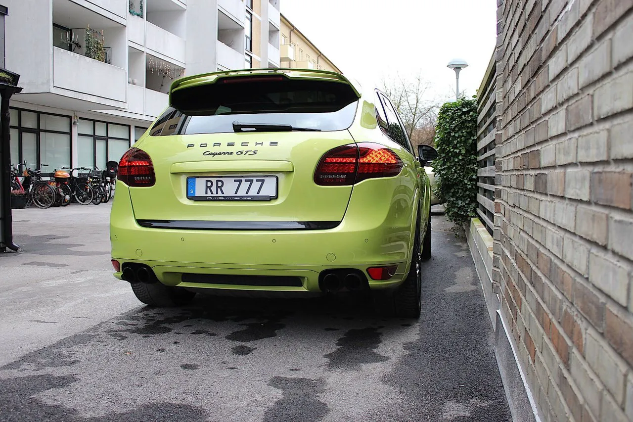 Vehicle image 14