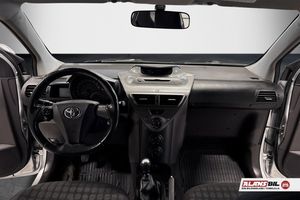 Toyota iQ bild 10