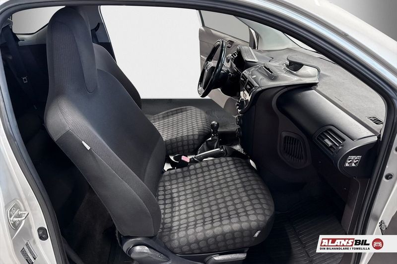 Toyota iQ bild 8