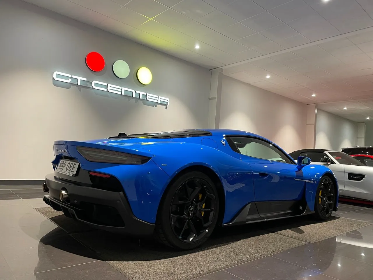 Vehicle image 9