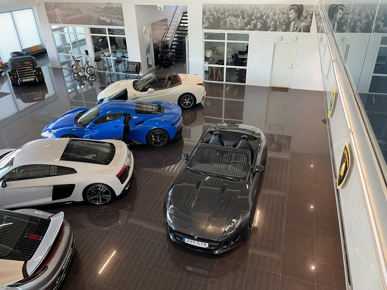 Vehicle image 6