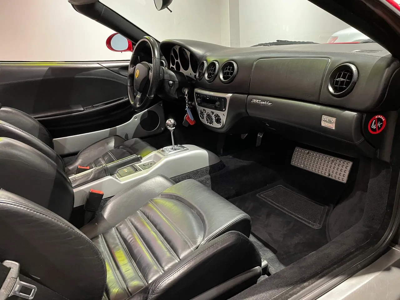 Vehicle image 16